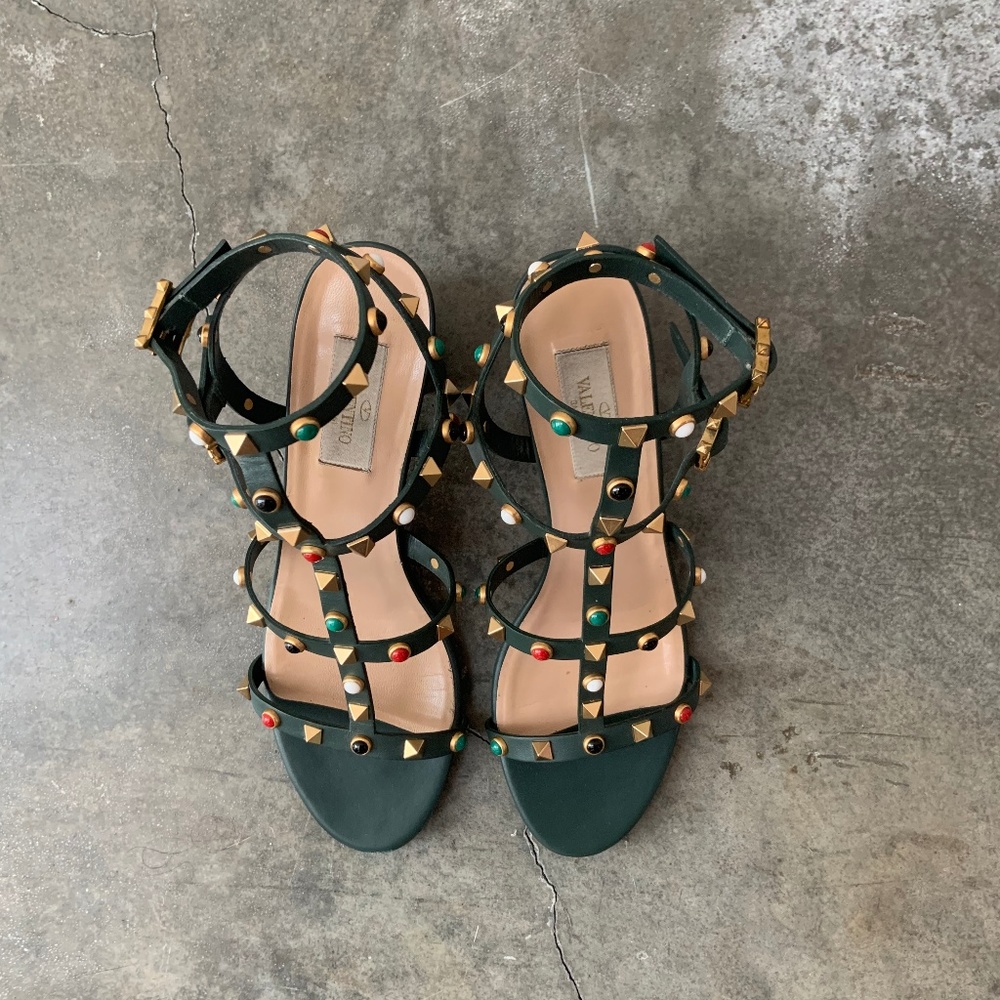 🛑sold🛑 Valentino Rockstud Olive Green Block Heel